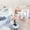 Top CBD Skyline Luxury Apartments 2 Beds or 3 Beds, 2 Baths, Free Parking