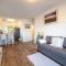 B1 Airport Haven - Free Parking & Modern Serenity