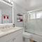 Bayside Escape-Condo w Dock Pool and Near Beach - 萨拉索塔