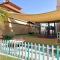 Elegant 1BR Full Palm View Apartment at 5 Star Resort - Dubaj