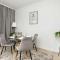 Stylowy Apartament z Parkingiem i Biurkiem w Gdańsku by Noclegi Renters - Gdańsk