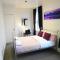 Make yourself at home! Large Rooms, Comfy