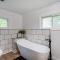 Spacious 5-Bedroom Soha Boho in South Haven, MI - Sleeps 14 - 南黑文