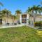 Spacious family-friendly electric-heated pool home with bikes on Gulf Access canal - Villa Nathalia - Cape Coral
