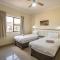 Saints View Resort Unit 17 - Uvongo Beach