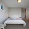 Sloopside Whole House in the heart of Bantham with sea views - Bantham