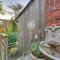 Cozy Dix Hills Apt with Deck about 7 Mi to Beach! - Dix Hills