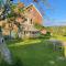 Spacious garden, 3 Bedroom family cottage in Dorset