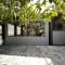 George's House - Askas