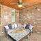 Charming Savannah Townhome - 1 Block to Riverwalk! - سافانا