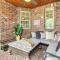 Charming Savannah Townhome - 1 Block to Riverwalk! - سافانا