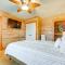Gorgeous Home with Mt Rainier Views 4 Mi to Poulsbo - 波尔斯波