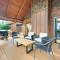 Gorgeous Home with Mt Rainier Views 4 Mi to Poulsbo - 波尔斯波