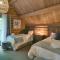 LOG CABIN w HOT TUB, BEACH access, near of TREMBLANT - Labelle
