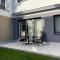 Modern terraced apartment with green garden - 比得哥什