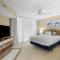 Oceanfront 3 Bdrm Getaway to the Beach Sleeps 6 - باوليز آيلاند