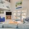 Walk to Ocean Sunset Beach House with 3-Level Deck! - صن سيت بيتش
