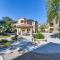 Pool Access, Private Patio and Grill Mesa Condo!
