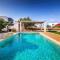 Villa Sunshine - Private Heated Pool & Sport Fields