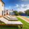 Villa Sunshine - Private Heated Pool & Sport Fields