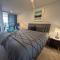 Midnight Luxe 1BR Apartment in the heart of Braddon Views from L7 Pool Sauna Gym Secure Parking Wifi Wine - 堪培拉