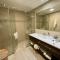 DVR 1 BR IN Awani Palm View Hotel Apartment - Dubaj