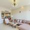 Ollystays Tawila 3BR Townhouse Shared Pool - 赫尔格达