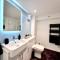 Very Spacious, Great location. Castle and Sea view