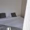 Doncaster-House-Sleeps8-Parking-Garden - 唐克斯特