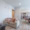Rosy Retreat with NYC Views by the train, Free Parking, 3 beds, 20 Percent OFF 7 days