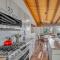 Lake Tahoe Vacation Rental Fireplace and Balcony - 斜坡村