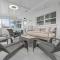 Gulf Access, Dock, Heated Pool, Across from the Beach - Sea-cluded Bungalow -Roelens - فورت مايرز بيتش