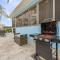 Gulf Access, Dock, Heated Pool, Across from the Beach - Sea-cluded Bungalow -Roelens - فورت مايرز بيتش