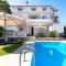 Apartments Lores