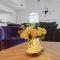 Firepit Table - Large Patio - King Bed - Cowboy Pool - 圆石城