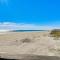 Waterfront Gem with Balcony in Garden City - ميرتل بيتش