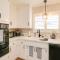 10 Mi to Redondo Beach Carson Home with Pool Table! - Carson