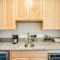 3 Mi to Golf and Shopping Cozy Roseville Studio