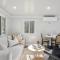 Leos Beach Hideaway - Stylish Tiny Home