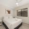 Central South Brisbane Stay with Pool Access