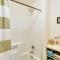 Dog-Friendly Milwaukie Home 9 Mi to Dtwn Portland