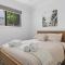 Mid Coast Surf & Vines By Wine Coast Holidays