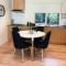 Daylesford Lake Villa1 Lake Frontage pet friendly