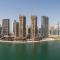 Bespoke Holiday Homes - Studio with Canal Views in Millenium Binghatti Residences - Dubaj