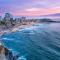 Apartment Stunning Rooftop Views, walk to beach, cafes, harbour