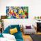 Colourful Spacious Central 3BDR Balcony AC Parking