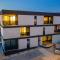 Villa Isola penthouse ap with a pool for 6 - Novalja