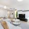 Spacious 1-Bedroom at the Heart of JBR - Dubaj