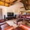 Zebula Golf and Wildlife Estate - Spectacular View Pax 13 - Moi Signature Luxury villa