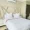 The Holiday House Harties